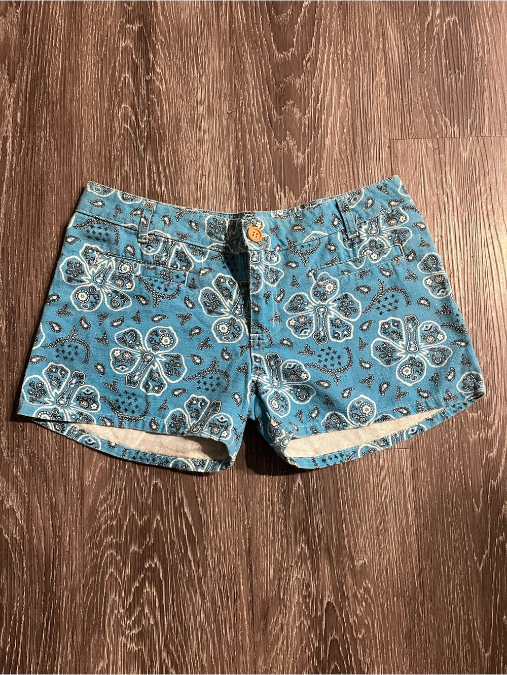Low rise shorts